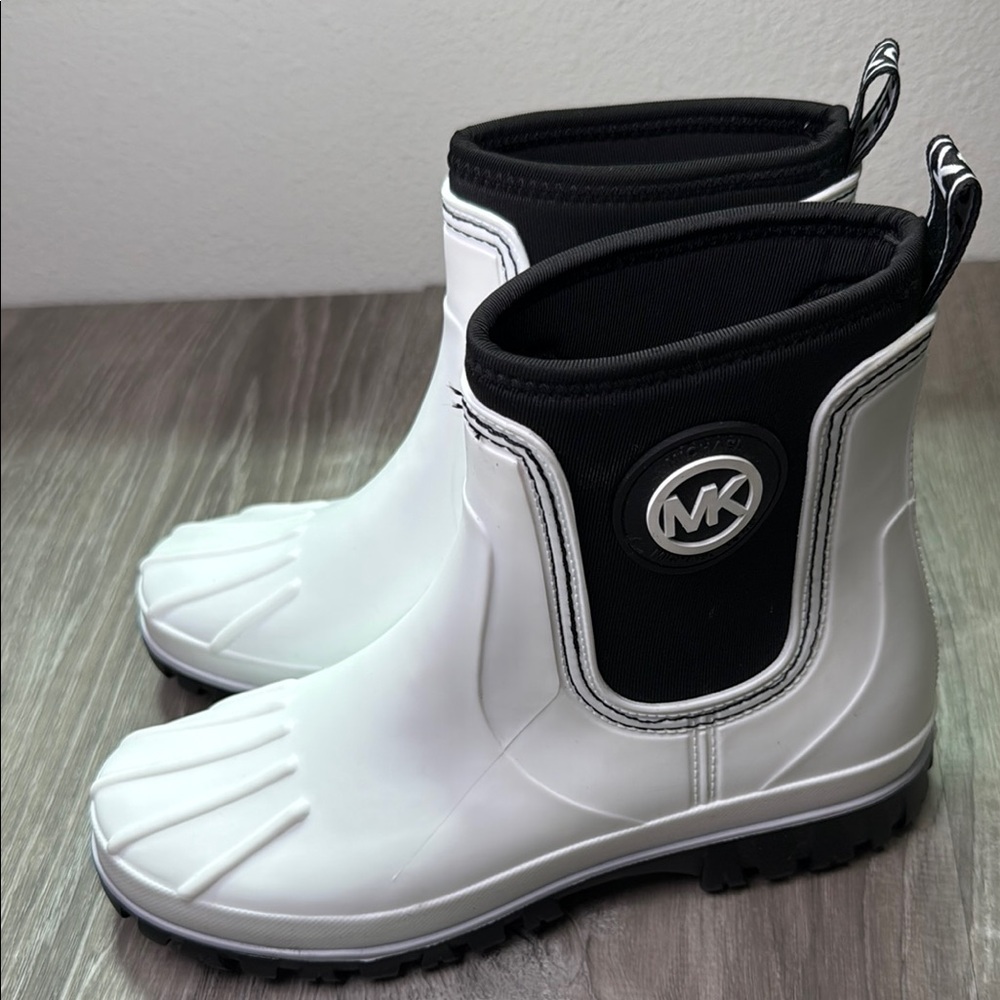 Michael Kors White and Black Winter Boots
